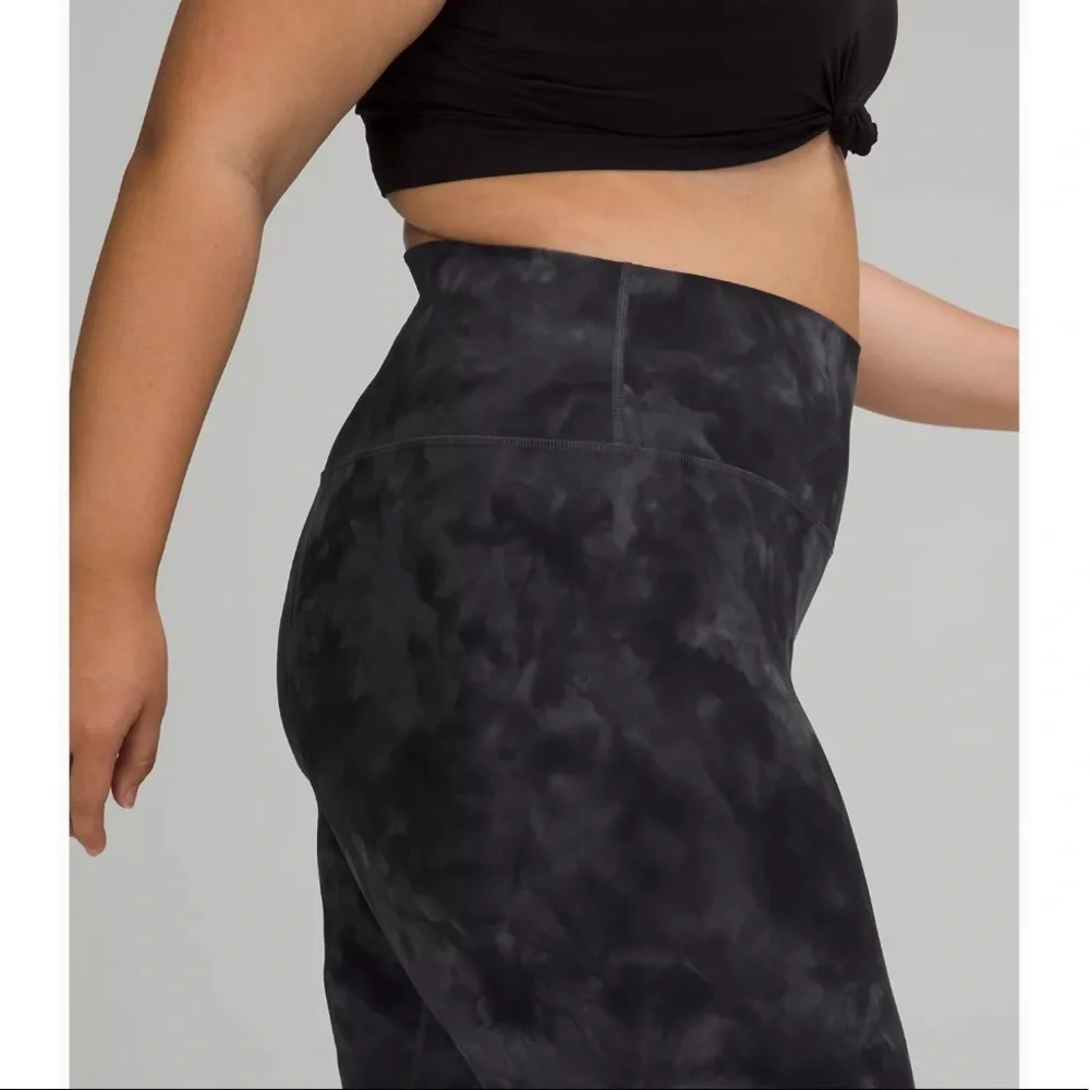 NWT lululemon align HR crop 21” diamond dye pitch grey graphite grey